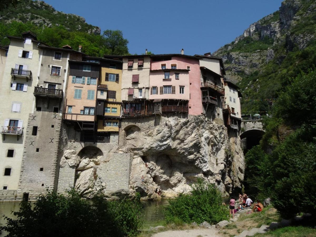 Logez Au Coeur Du Parc Du Vercors Saint-Laurent-en-Royans Dış mekan fotoğraf